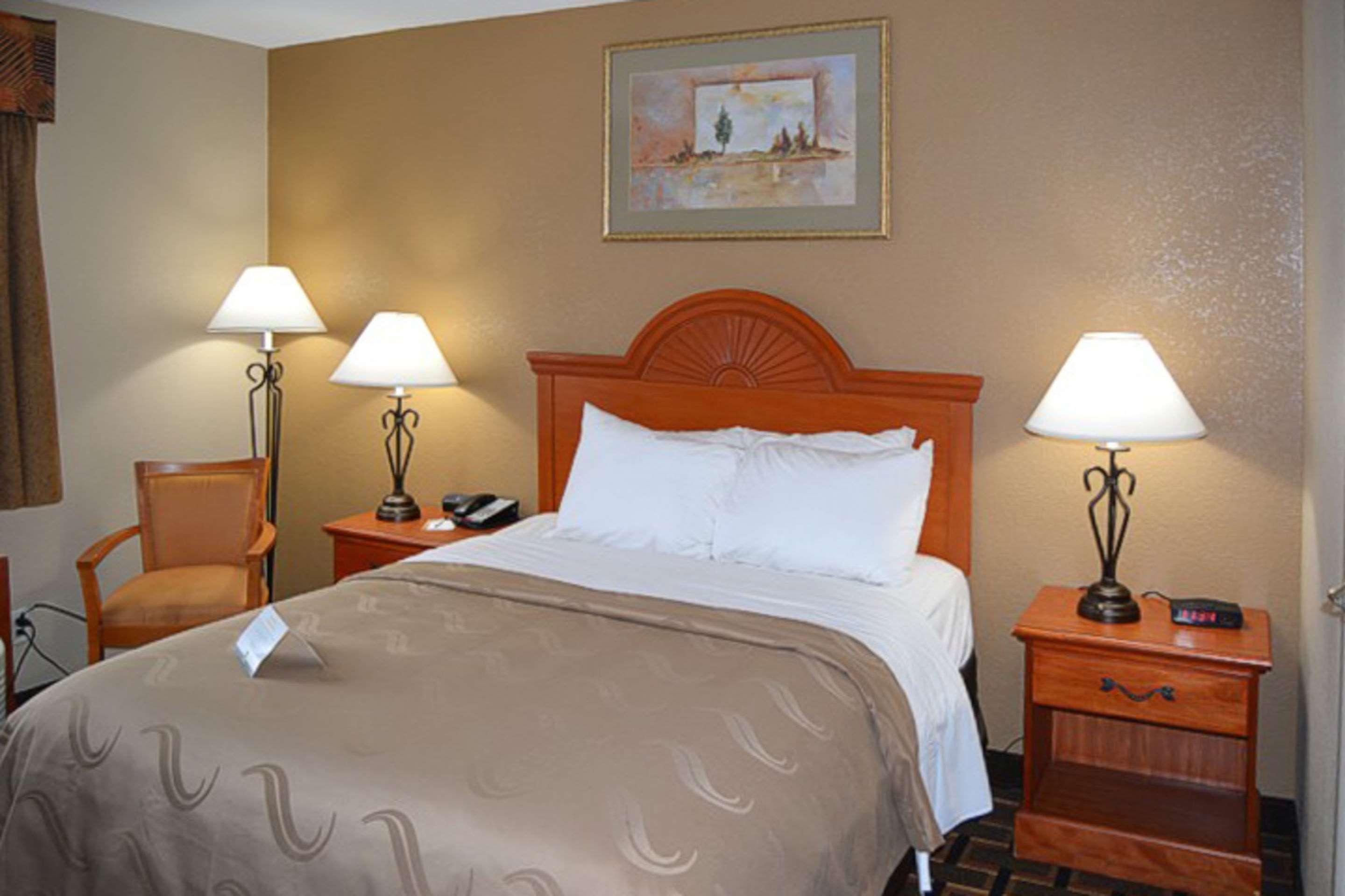 Quality Inn Raynham - Taunton Extérieur photo