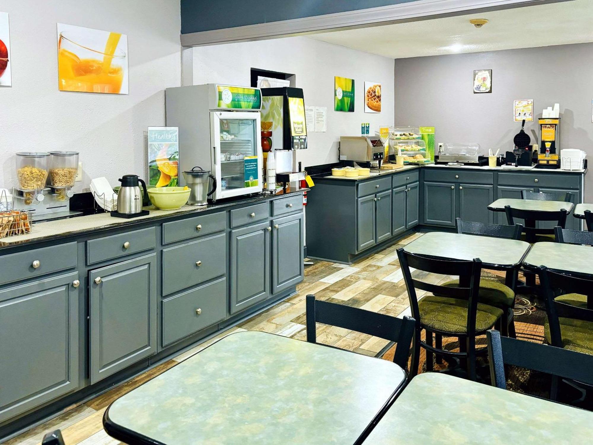 Quality Inn Raynham - Taunton Extérieur photo