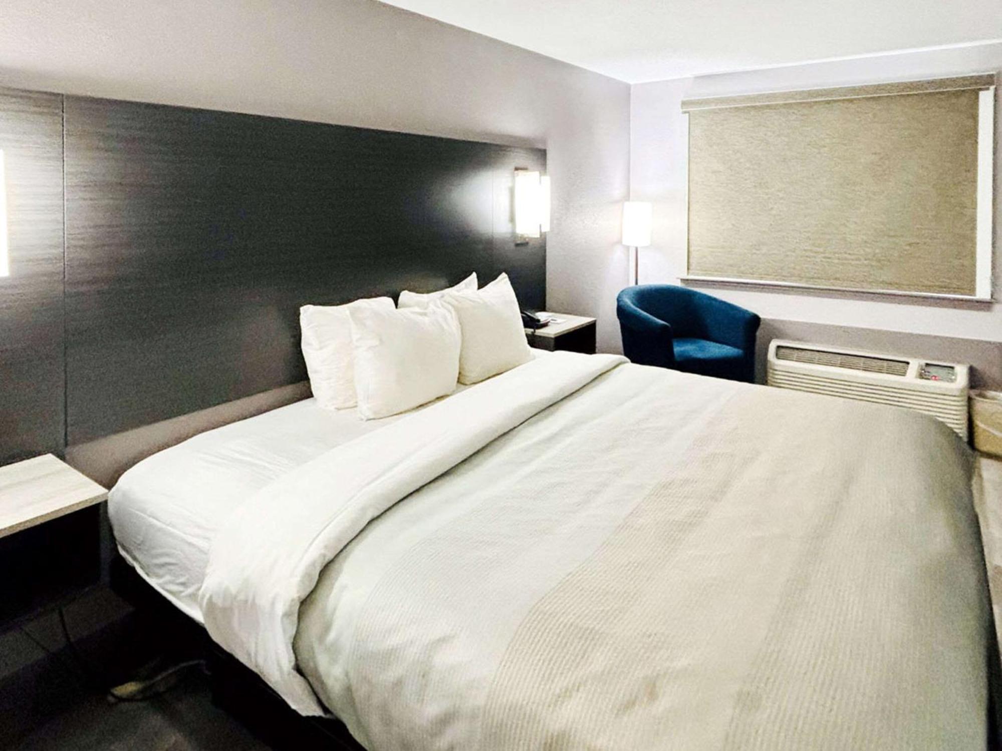 Quality Inn Raynham - Taunton Extérieur photo